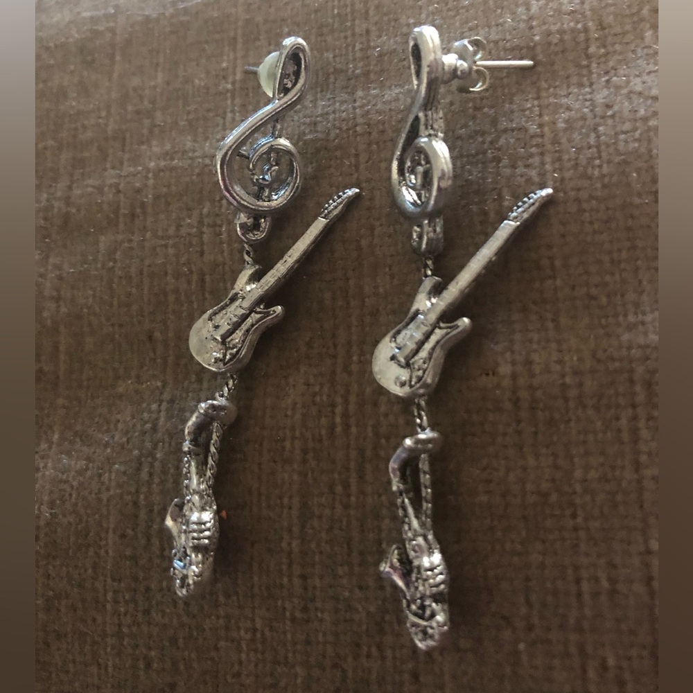Unique Music Fan Earrings- 849 $25 or $20 w/offer